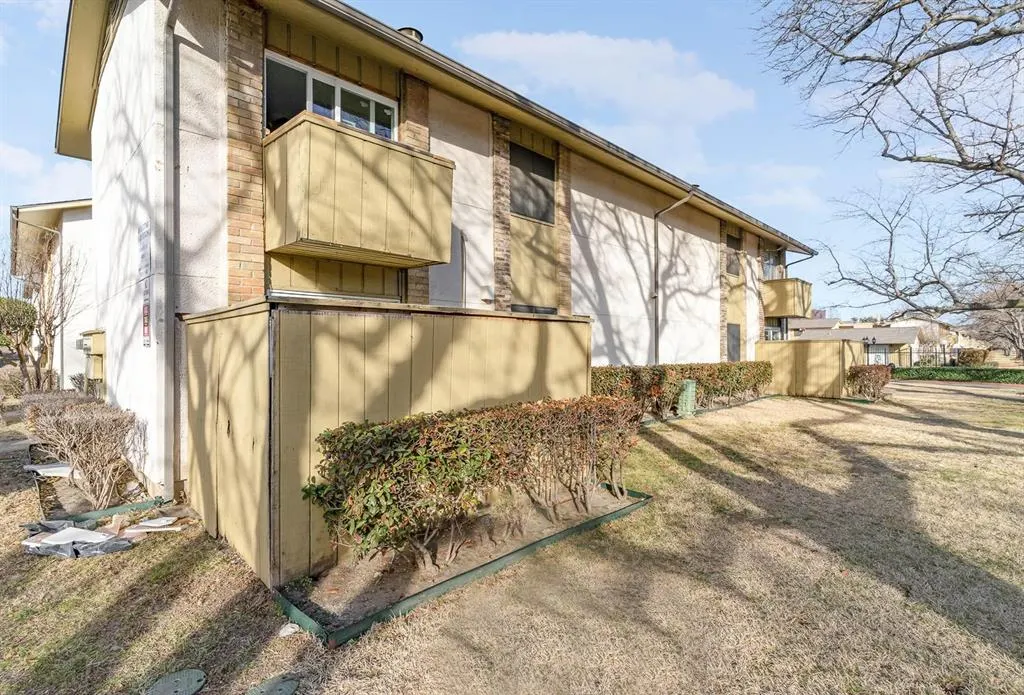 5625 Harvest Hill Road, #2020