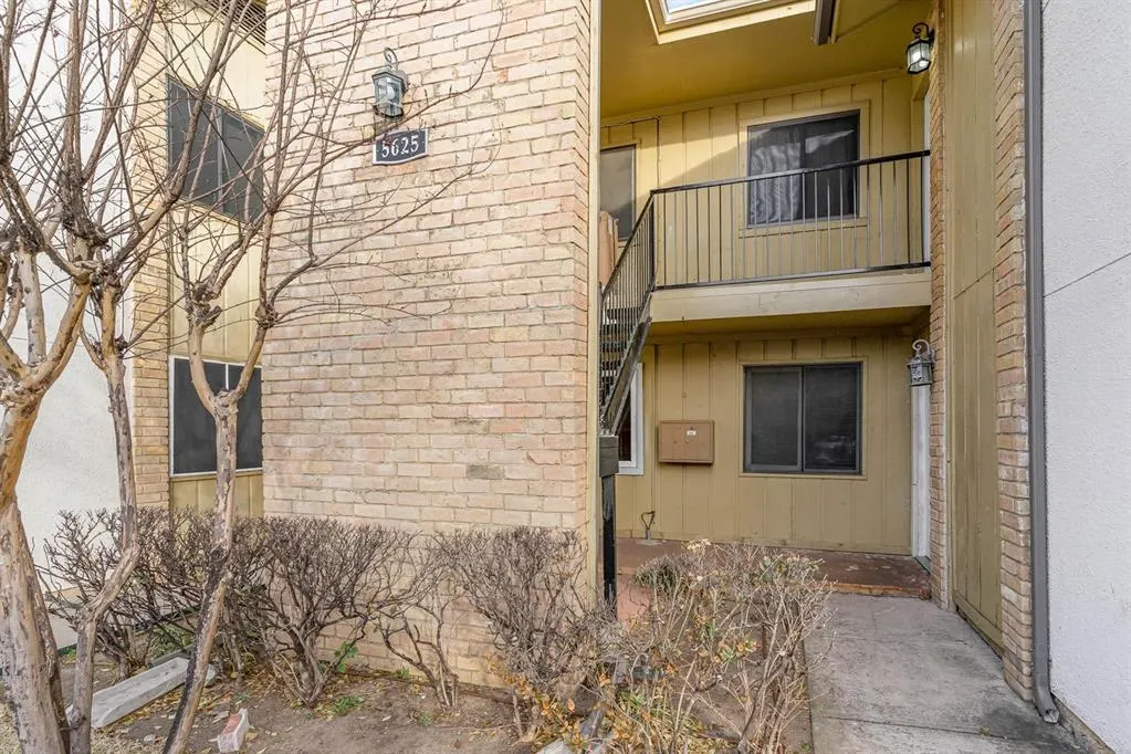 5625 Harvest Hill Road, #2020