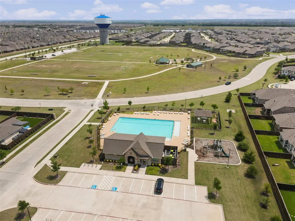 1305 Saddle Ridge Drive