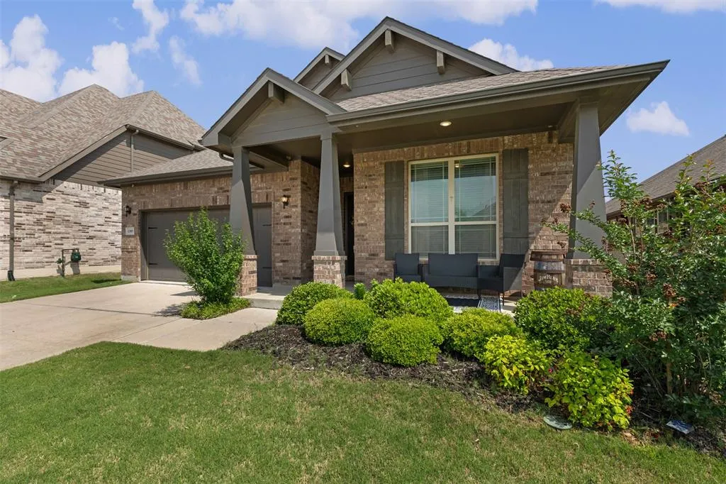 1305 Saddle Ridge Drive