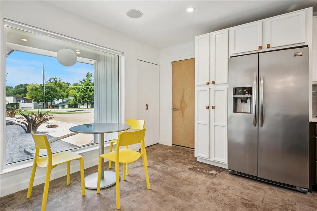 1526 Oates Drive