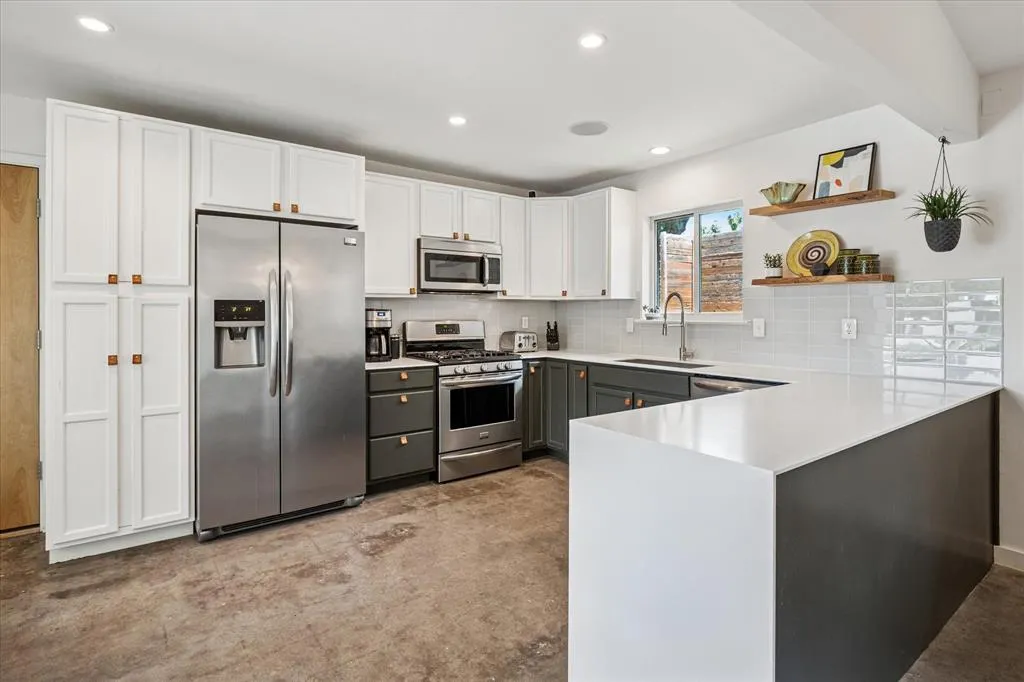 1526 Oates Drive