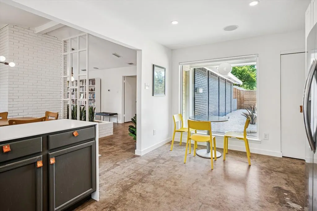 1526 Oates Drive