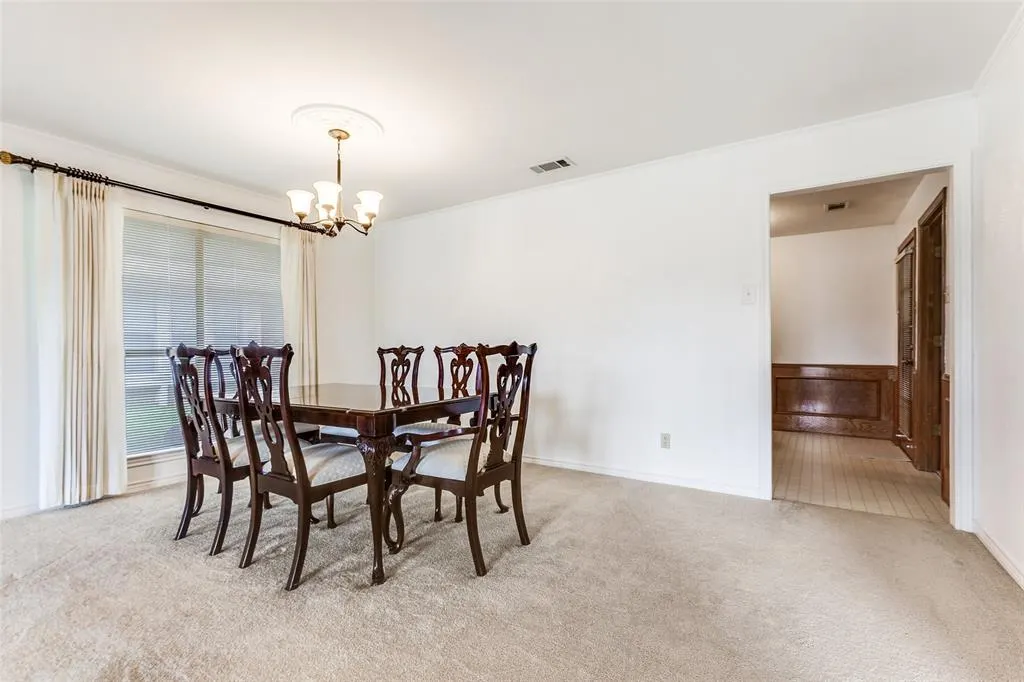 1119 E Spring Valley Road
