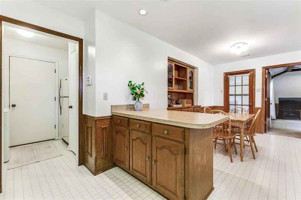 1119 E Spring Valley Road
