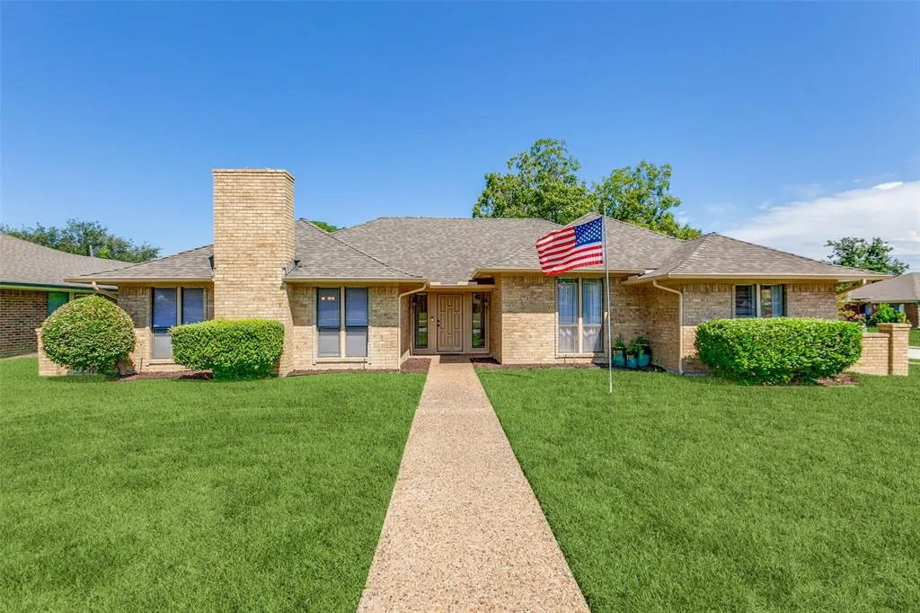 1119 E Spring Valley Road