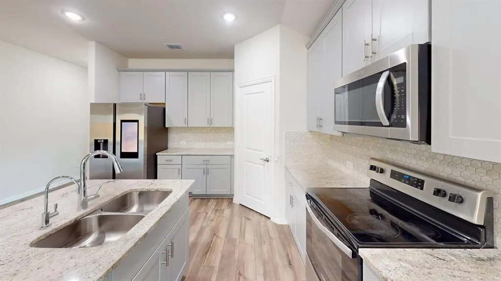 1607 Cobblestone Road