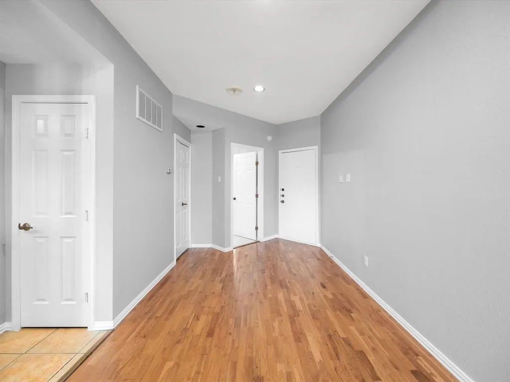 4104 N Hall Street, #326
