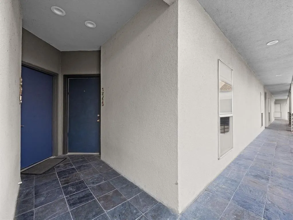 4104 N Hall Street, #326