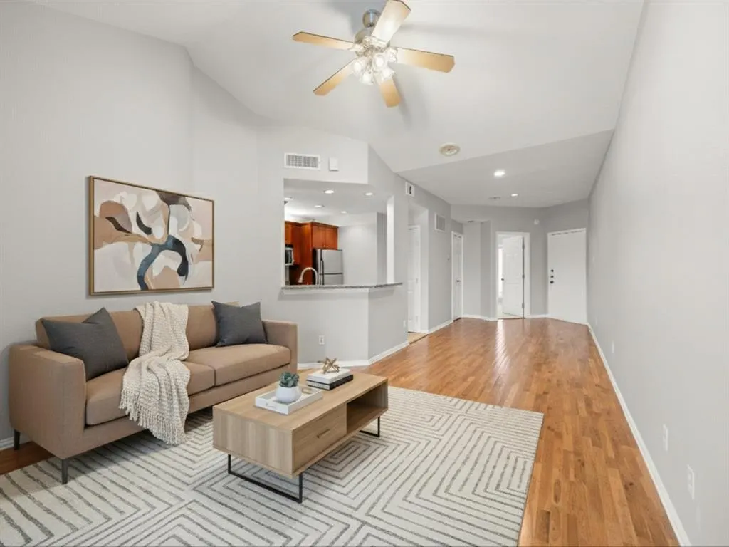 4104 N Hall Street, #326