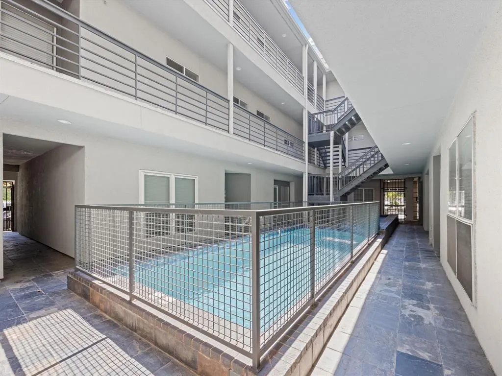 4104 N Hall Street, #326