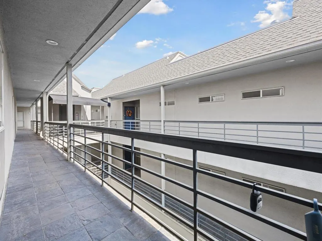 4104 N Hall Street, #326