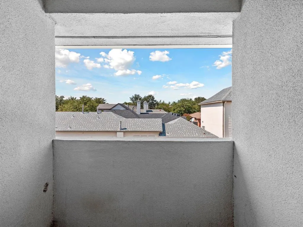 4104 N Hall Street, #326