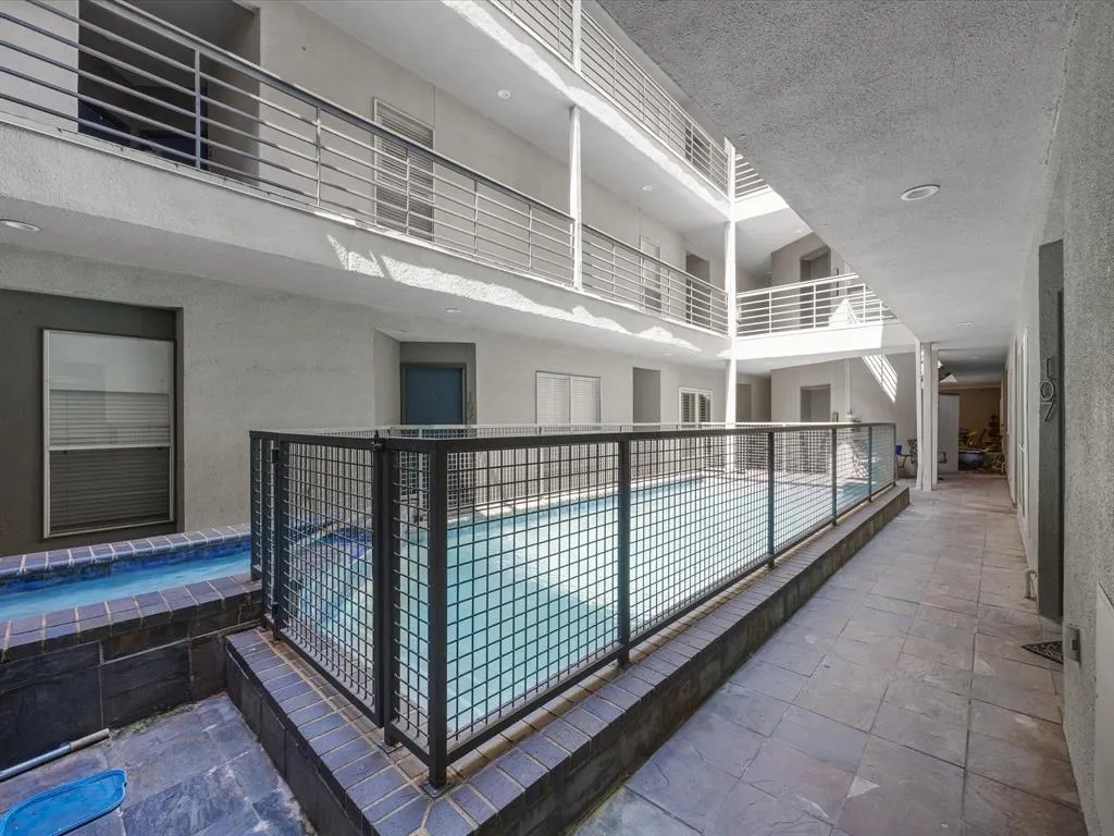 4104 N Hall Street, #326
