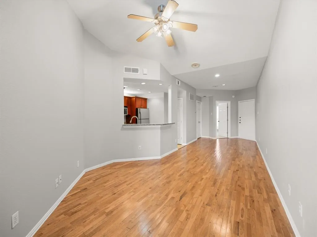 4104 N Hall Street, #326