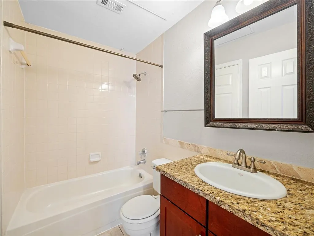 4104 N Hall Street, #326