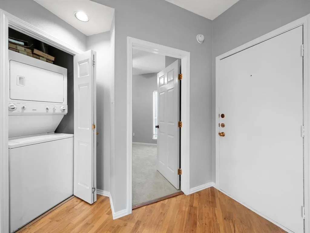 4104 N Hall Street, #326