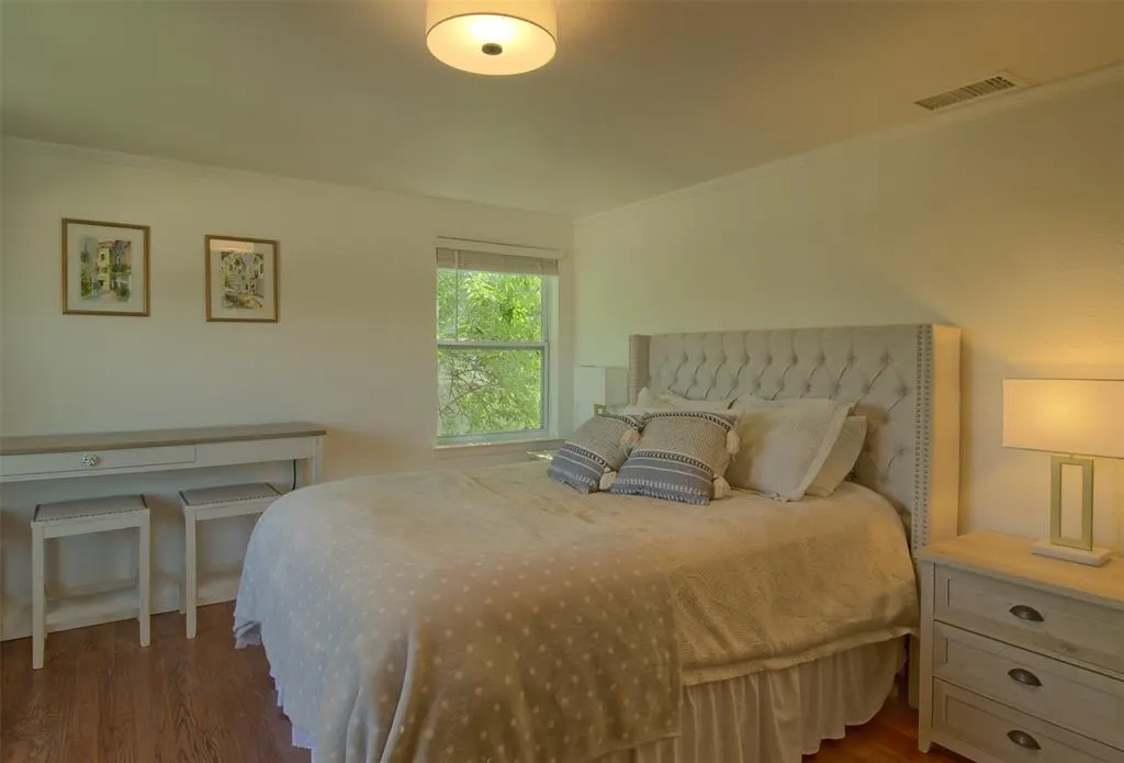 2624 Lakeland Drive