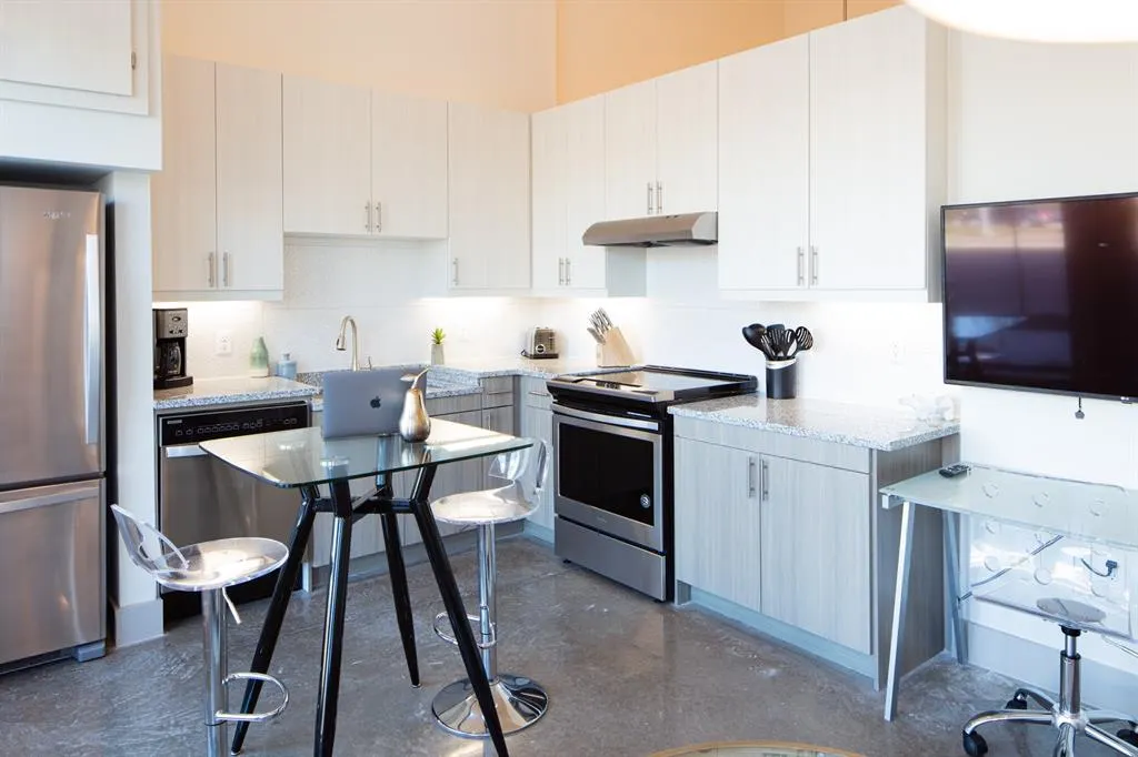 830 N Zang Boulevard, #1310