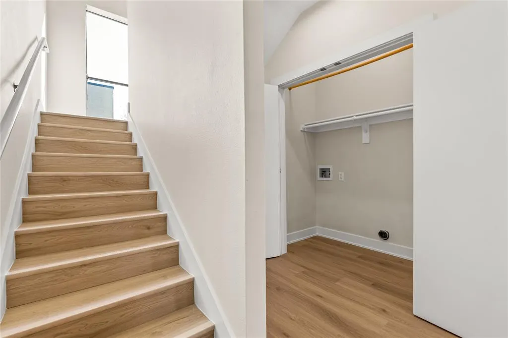 4111 Newton Avenue, #6