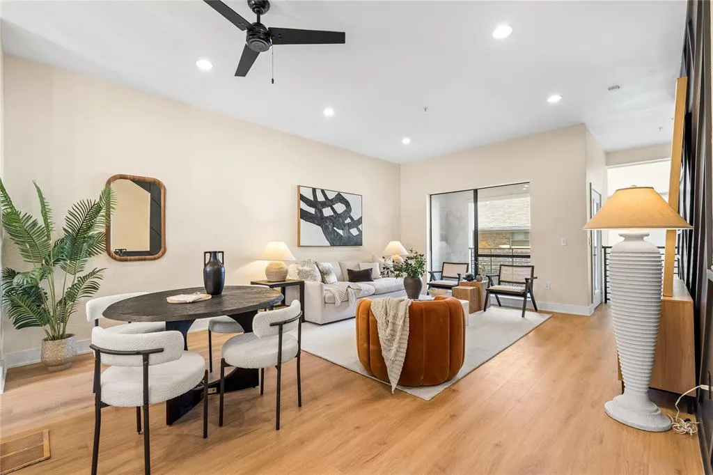 4111 Newton Avenue, #6