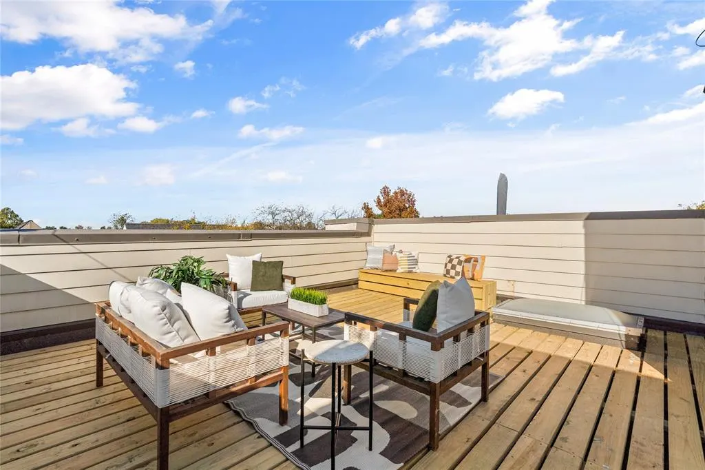 4111 Newton Avenue, #6