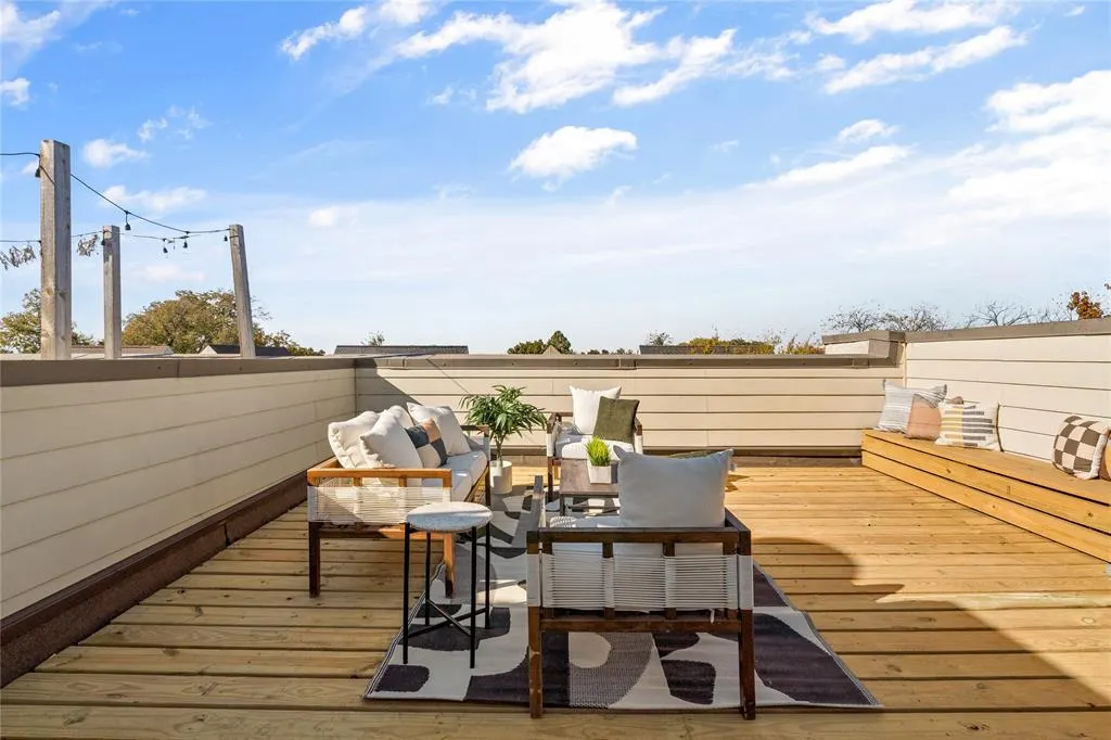 4111 Newton Avenue, #6