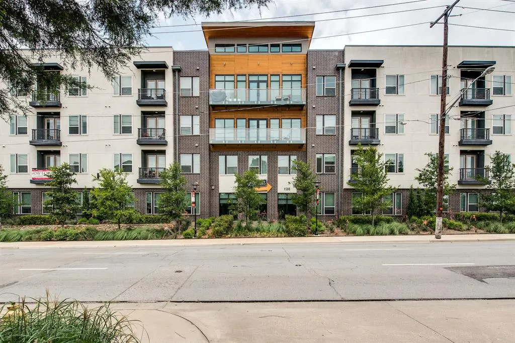 1500 N Haskell Avenue, #3002