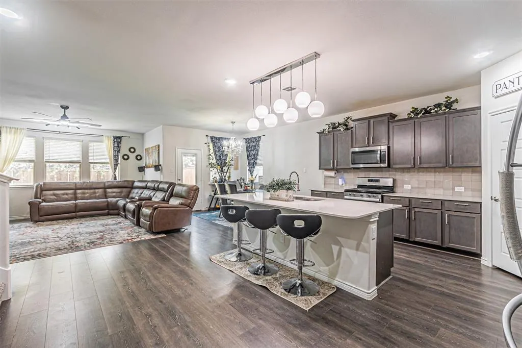 3316 Azure Lane