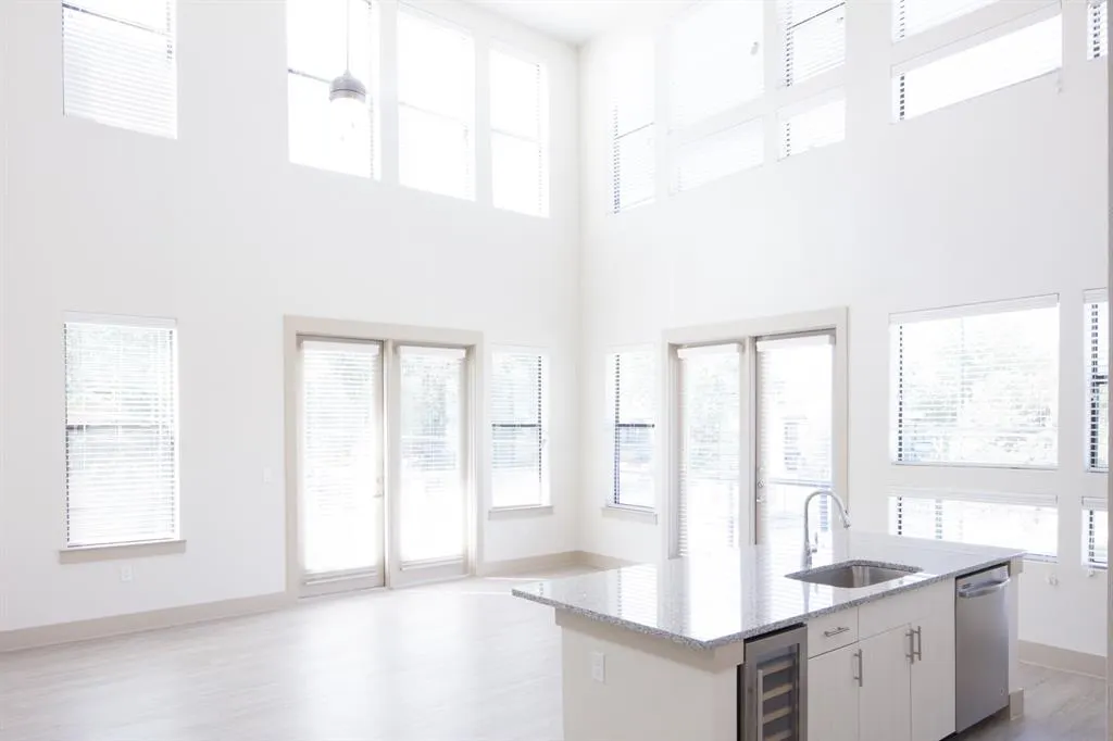 2100 Moser Avenue, #209