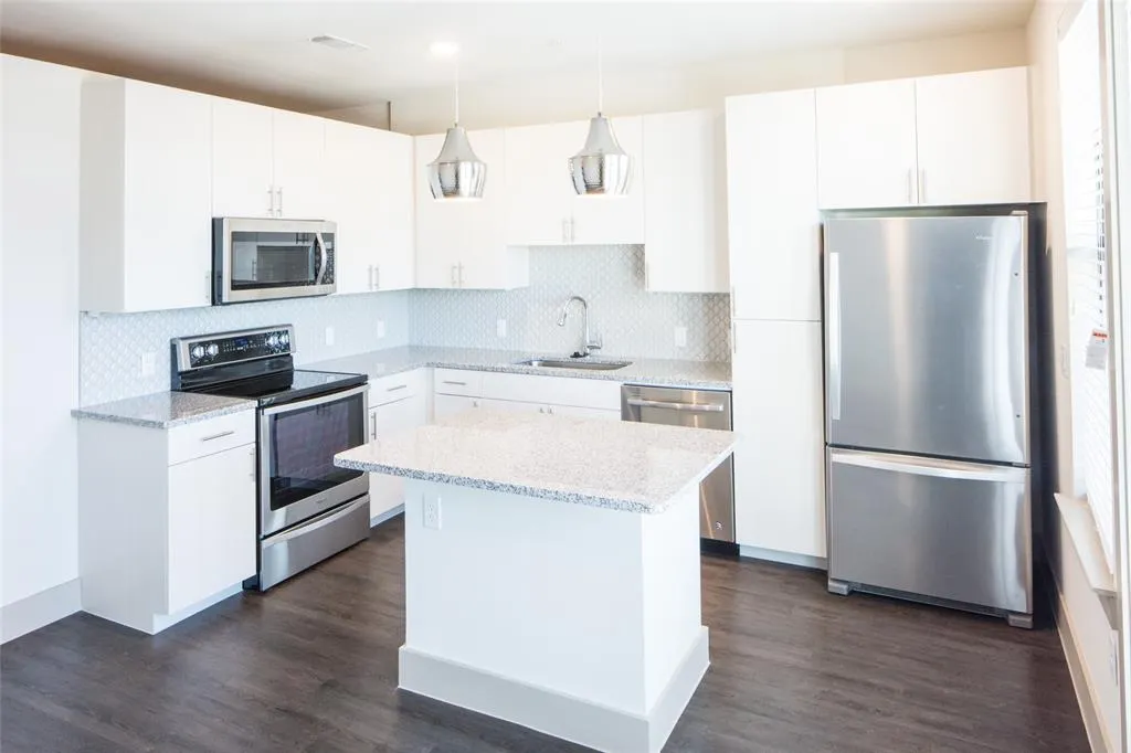 2103 Moser Avenue, #112