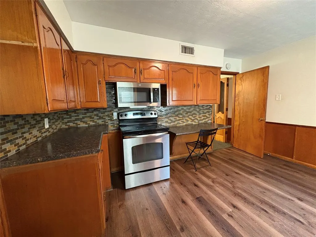 2523 Whitewood Drive