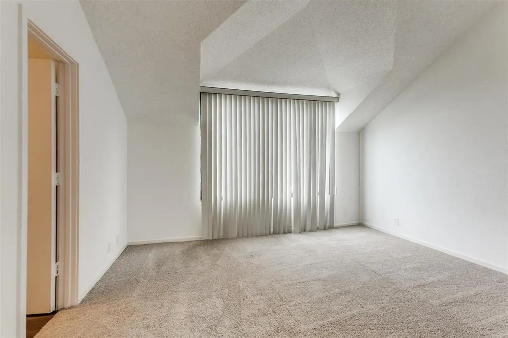 5990 Lindenshire Lane, #116