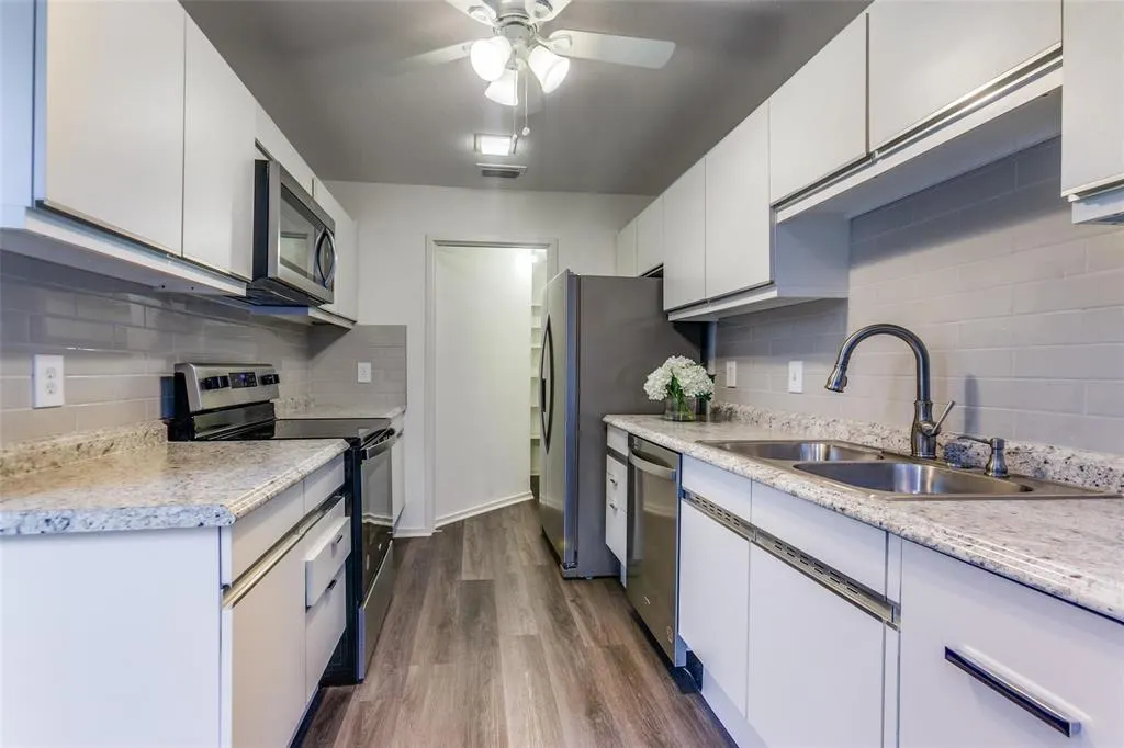 5990 Lindenshire Lane, #116
