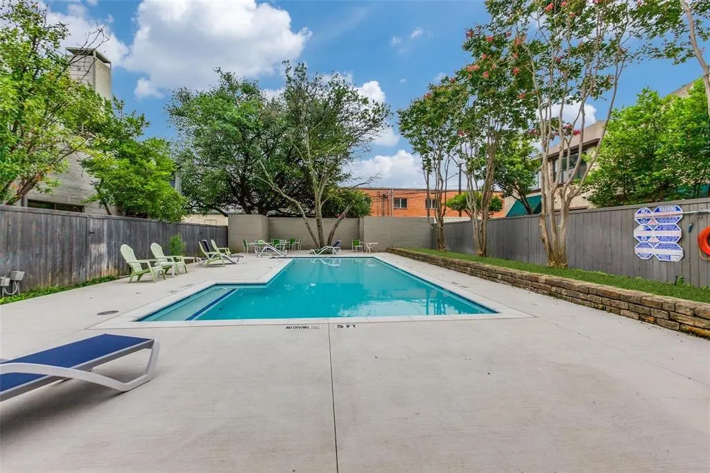 5990 Lindenshire Lane, #116