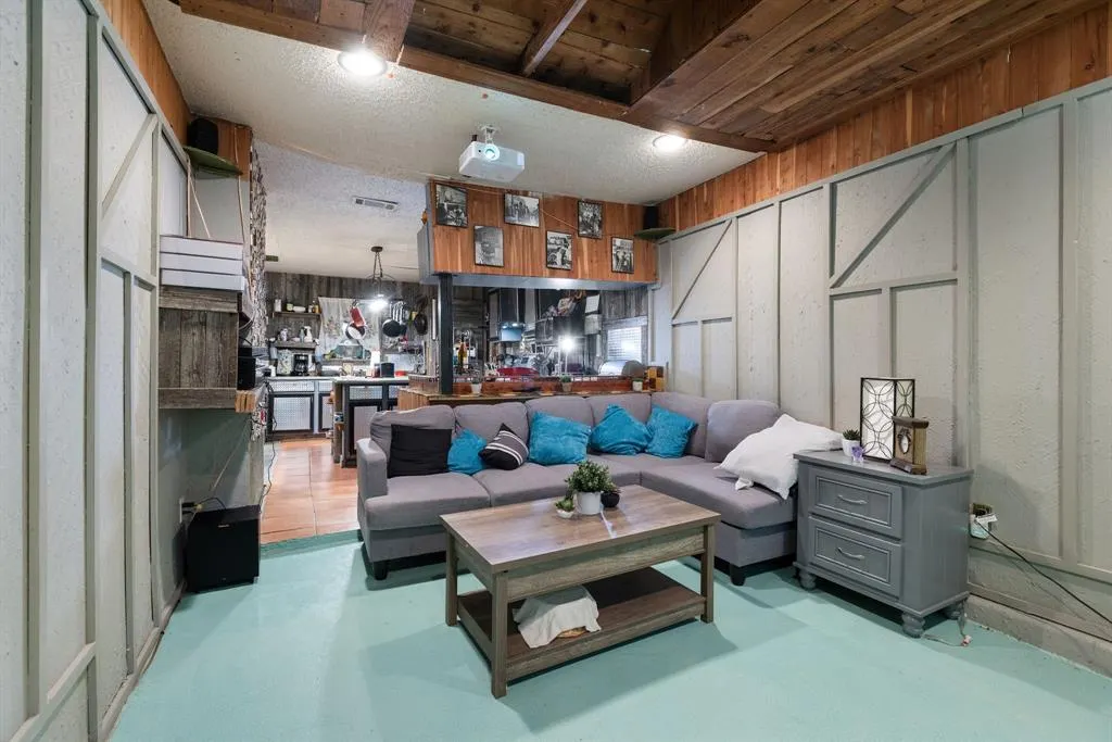 3352 Buckingham Lane