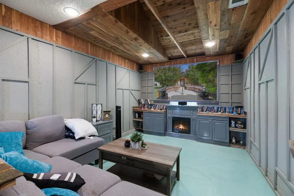 3352 Buckingham Lane