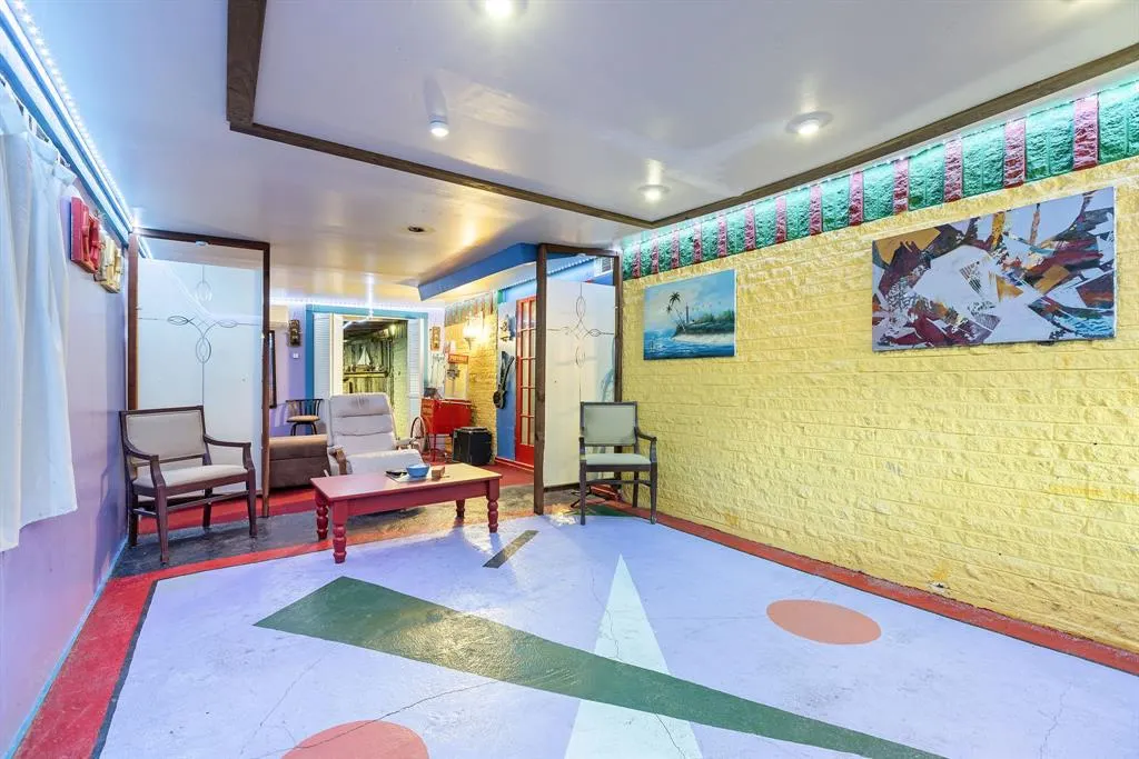 3352 Buckingham Lane