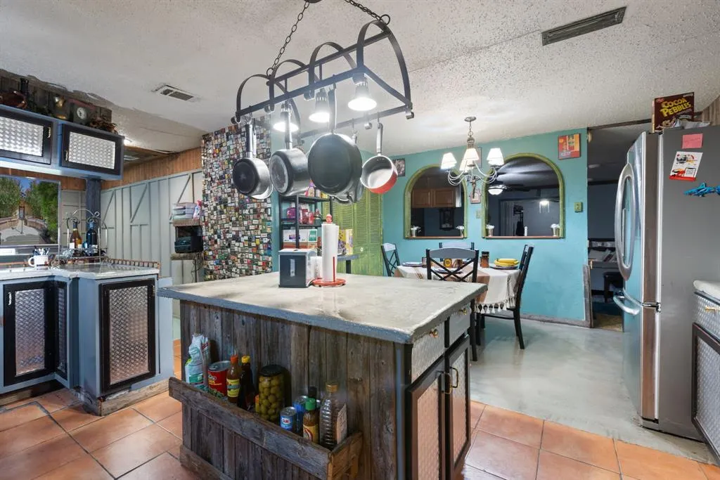 3352 Buckingham Lane