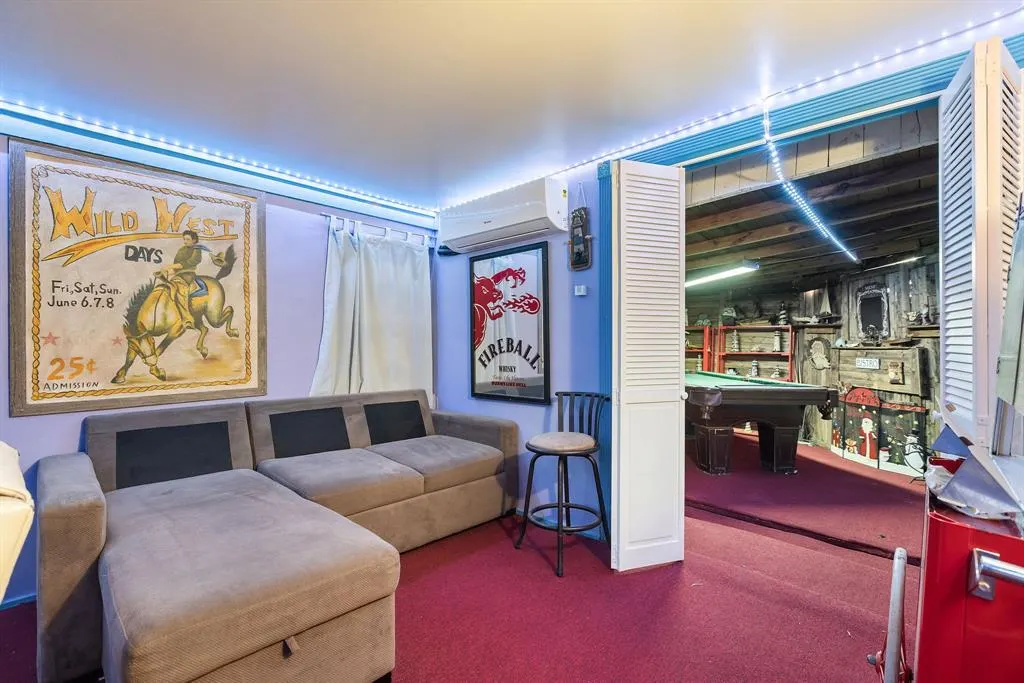3352 Buckingham Lane