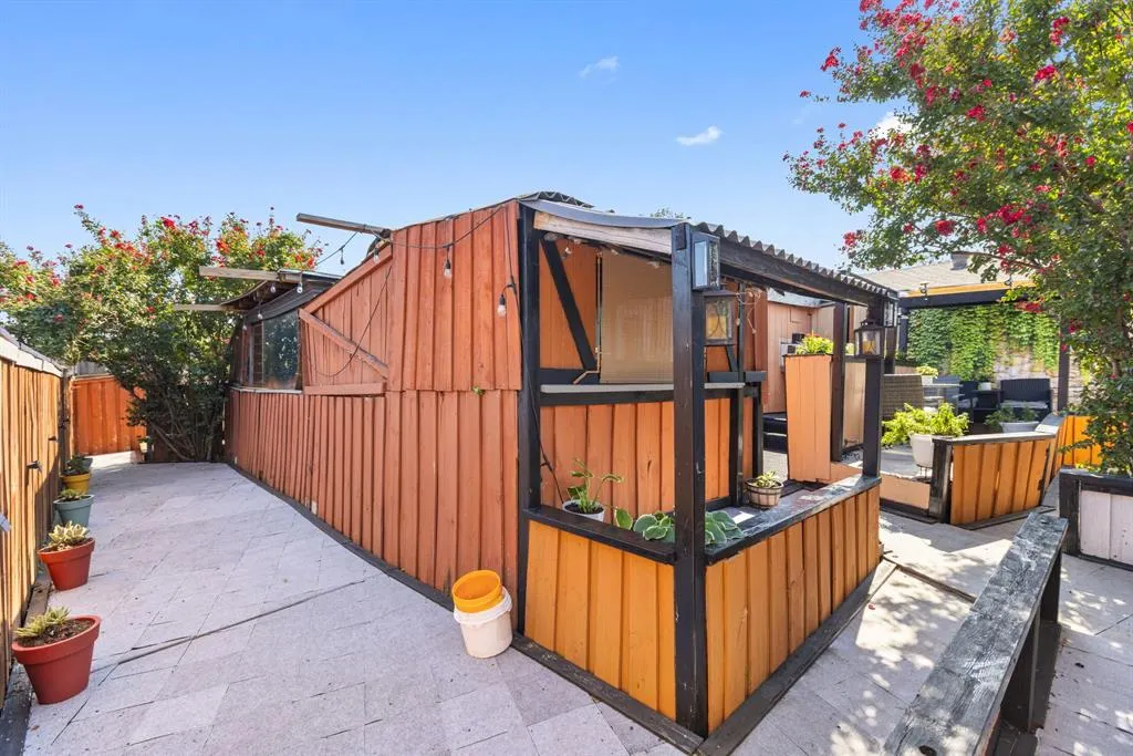 3352 Buckingham Lane