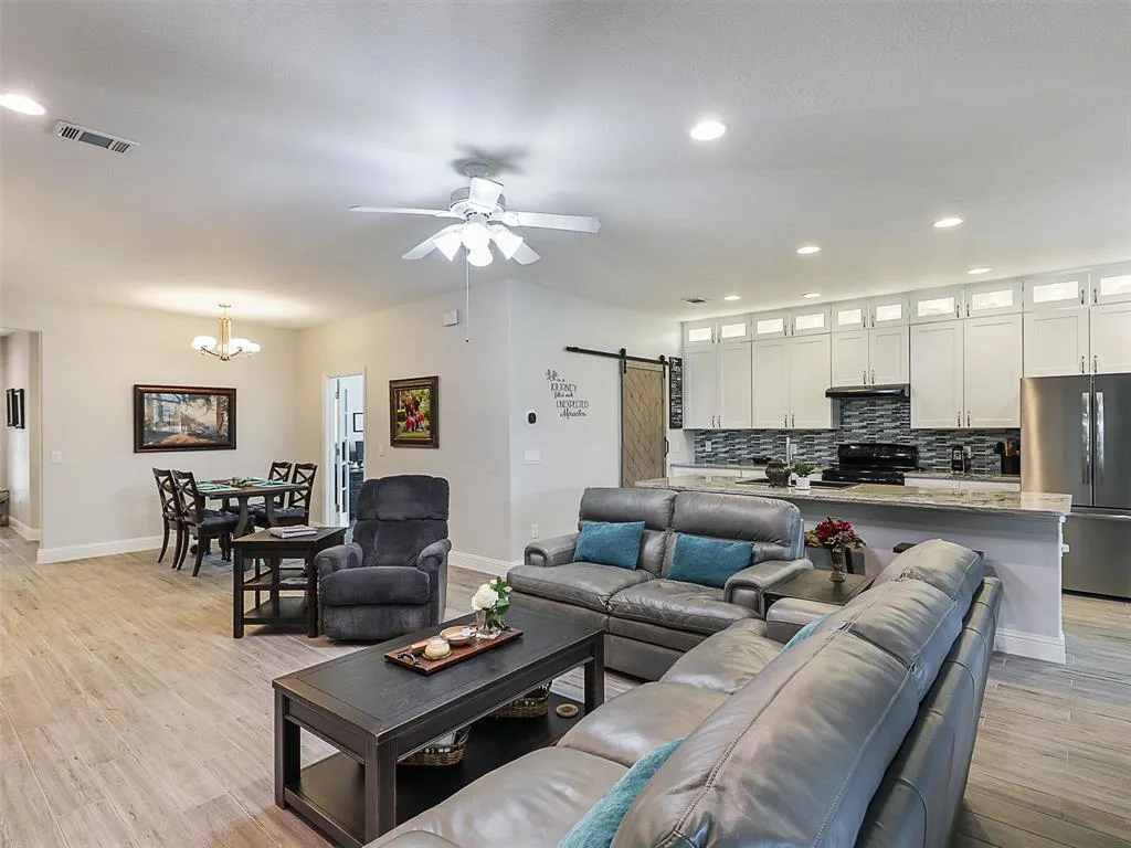 6026 Prairie Bend Lane