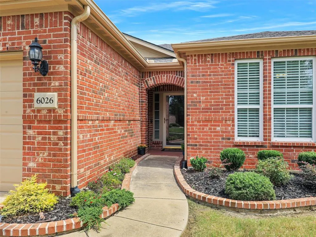 6026 Prairie Bend Lane