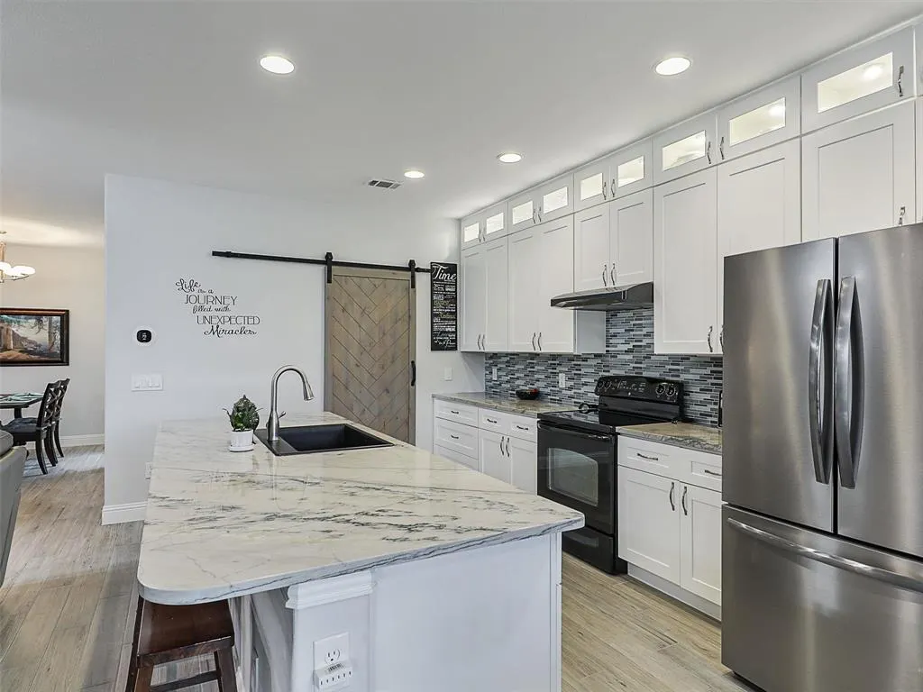 6026 Prairie Bend Lane