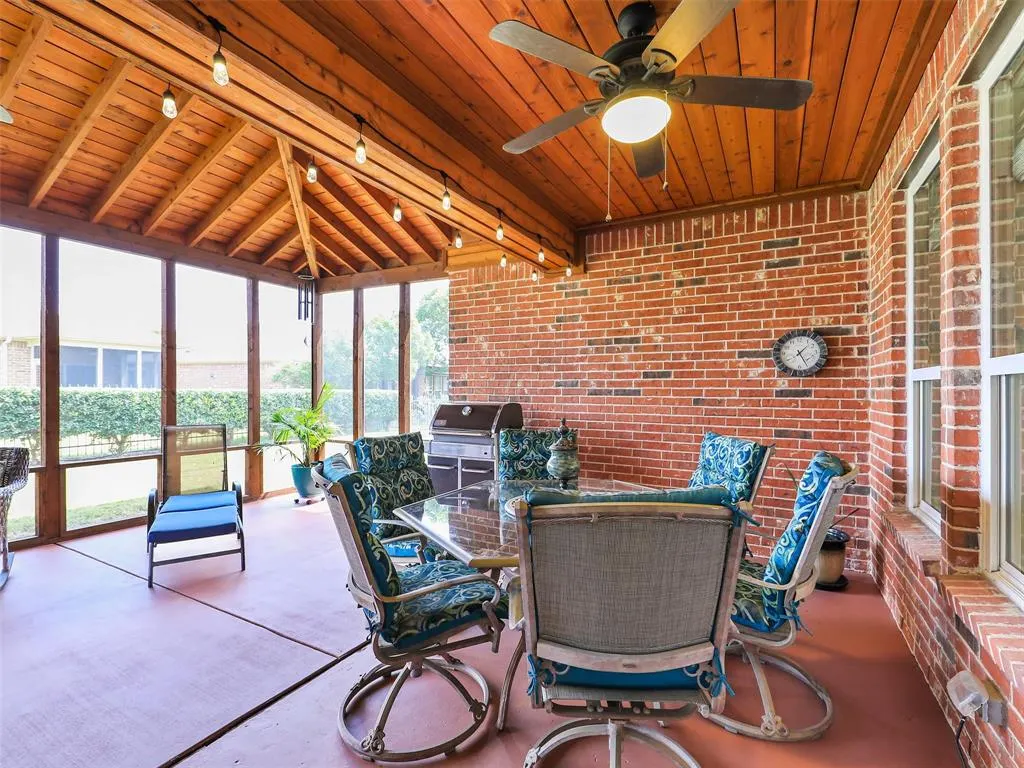 6026 Prairie Bend Lane