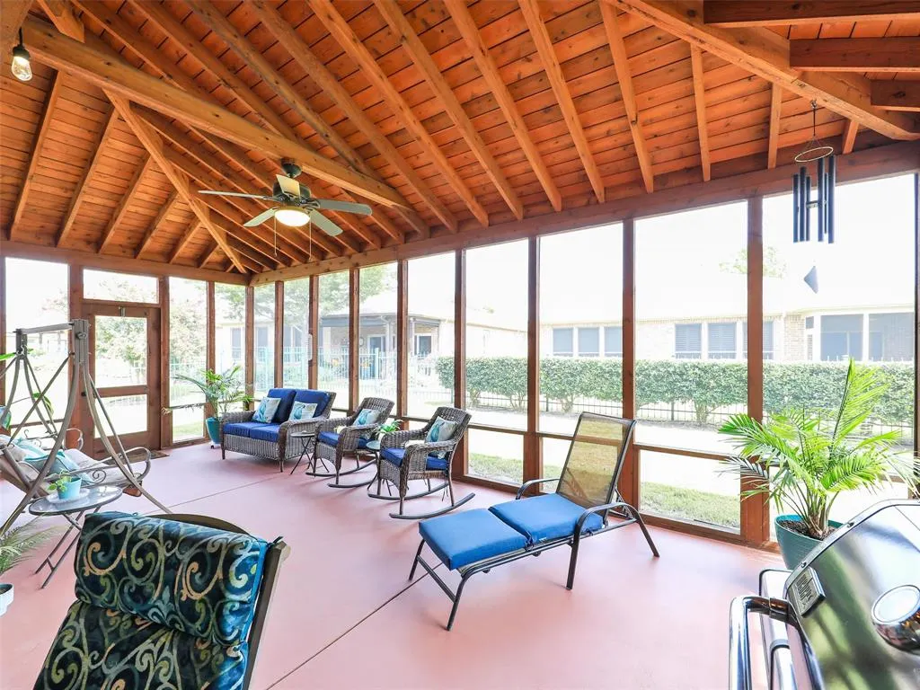 6026 Prairie Bend Lane