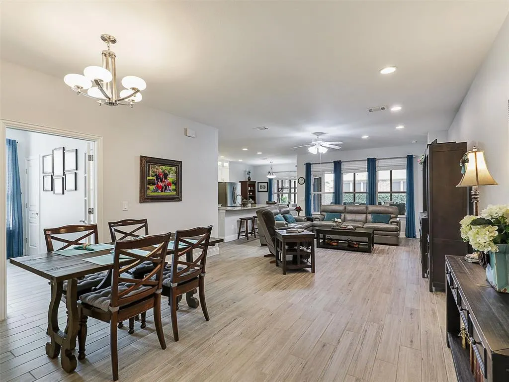 6026 Prairie Bend Lane