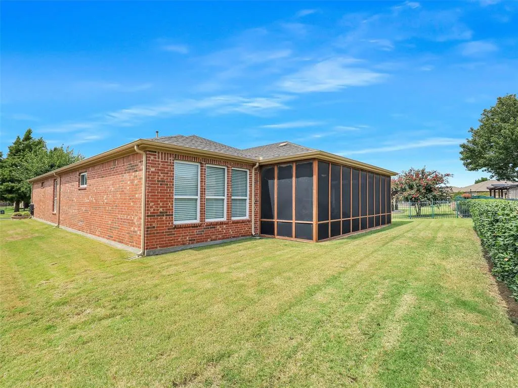 6026 Prairie Bend Lane