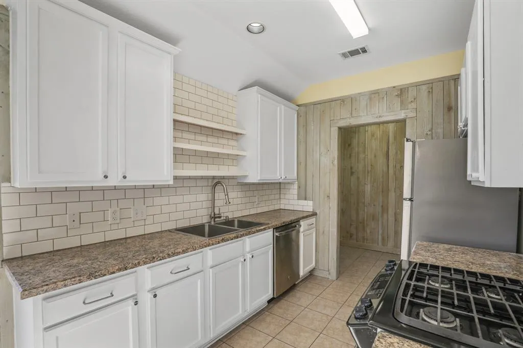 1012 Villa Paloma Boulevard
