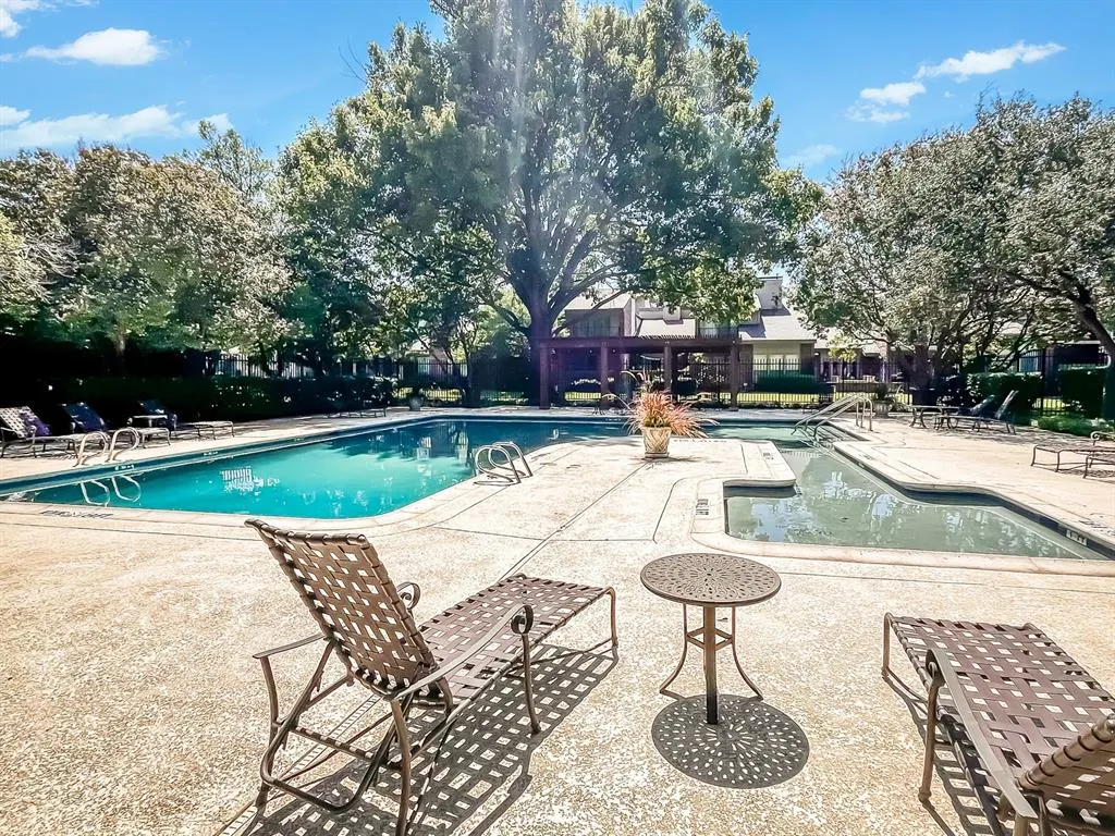 12384 Montego Plaza